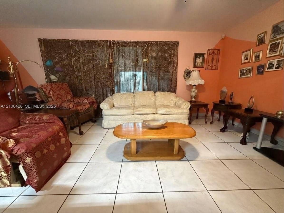 6641 SW 5th Street, Pembroke Pines, FL 33023 Photo 4