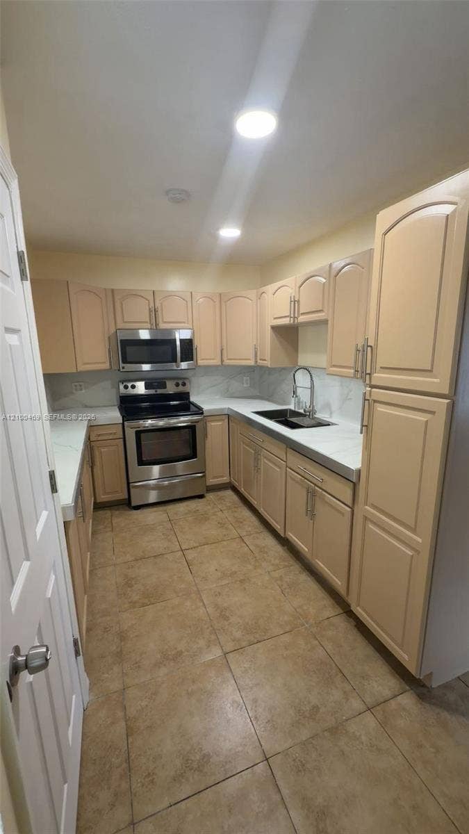 801 W 4th Street, West Palm Beach, West Palm Beach, FL 33401 Photo 4