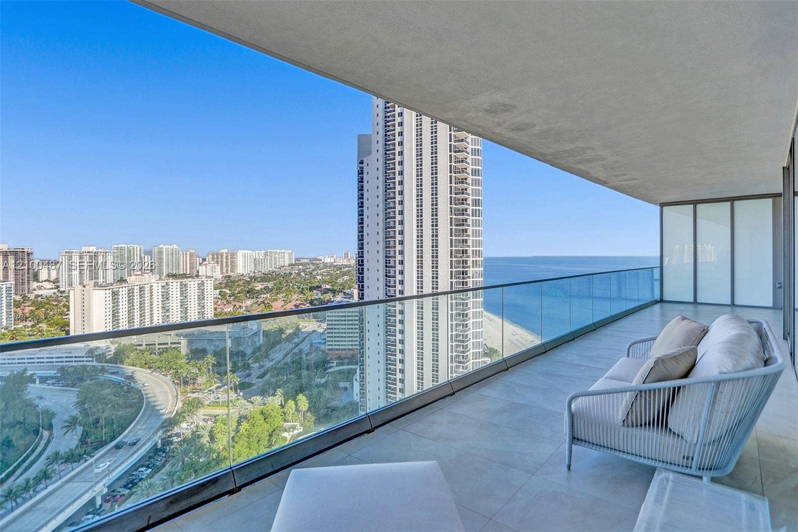 SPACIOUS BALCONY