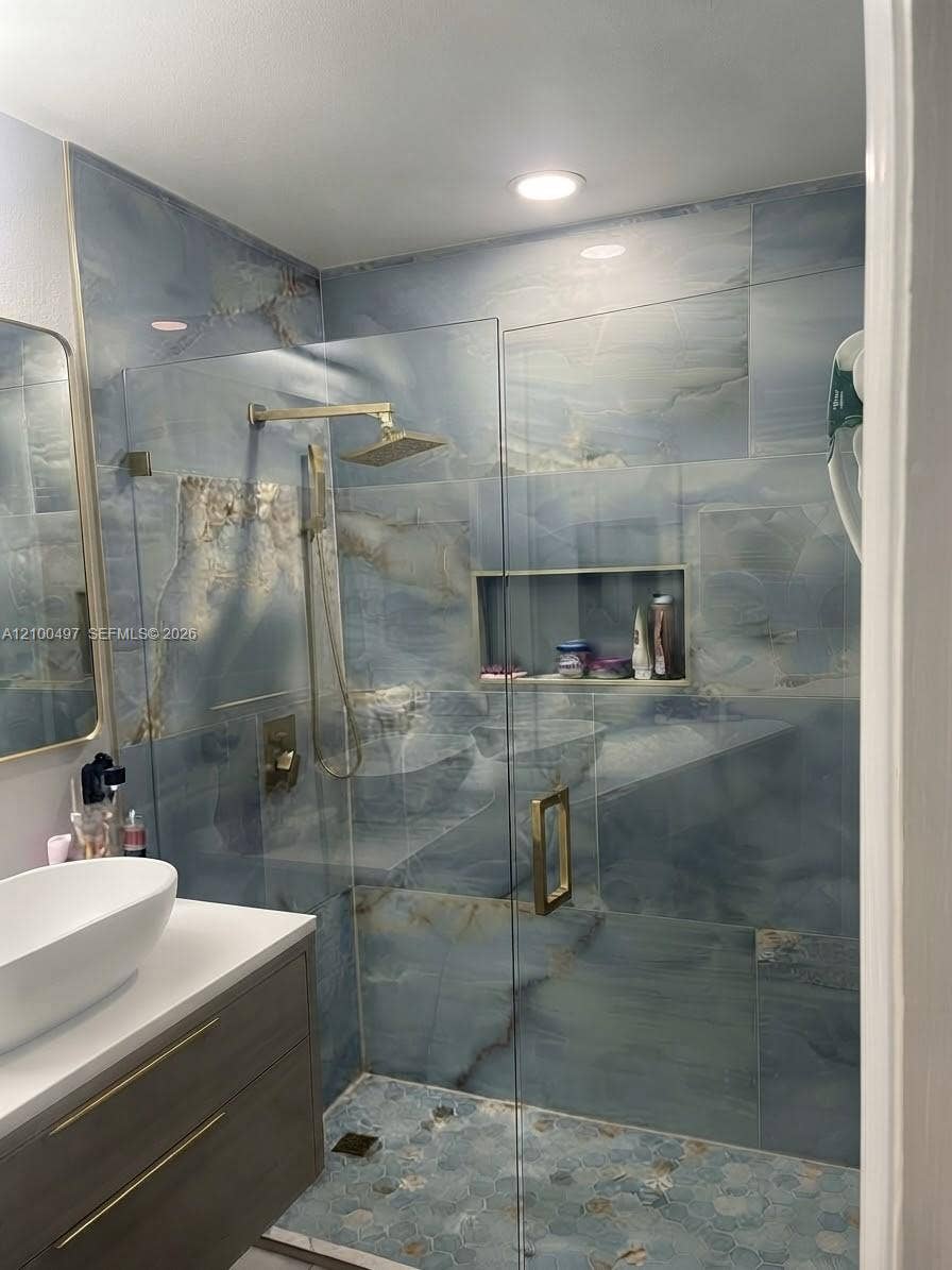 2nd bathroom