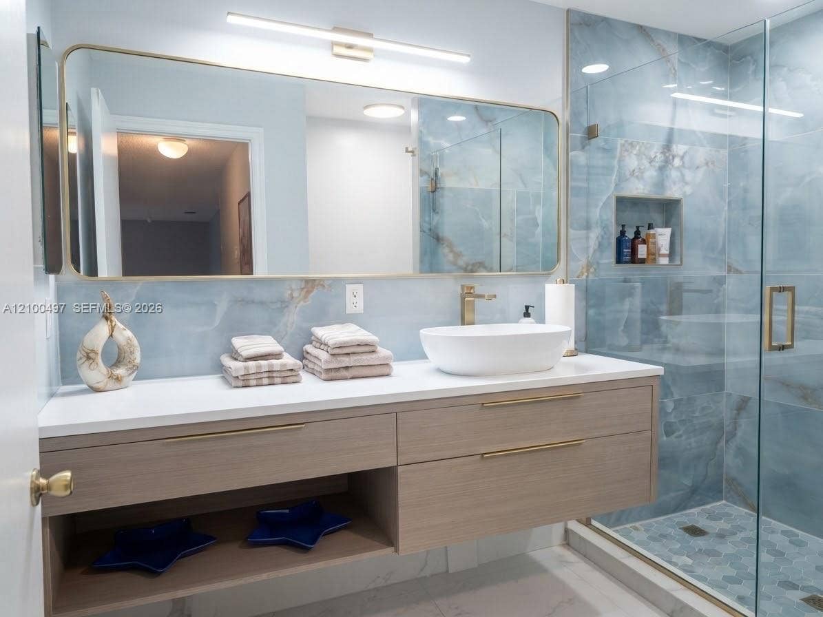 2nd bathroom