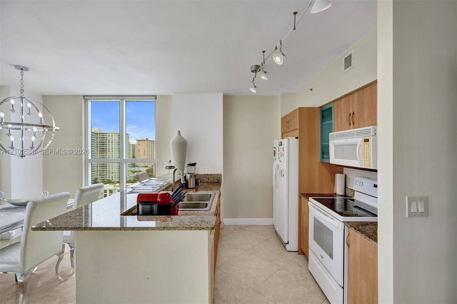 17555 Atlantic Boulevard, #UPH2, Sunny Isles Beach, Sunny Isles Beach, FL 33160 Photo 9