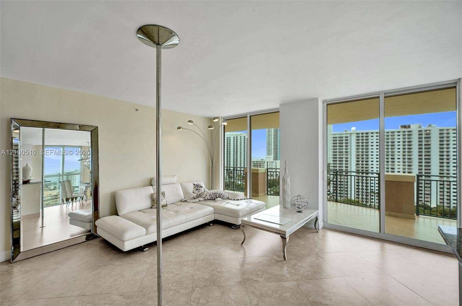 17555 Atlantic Boulevard, #UPH2, Sunny Isles Beach, Sunny Isles Beach, FL 33160 Photo 3