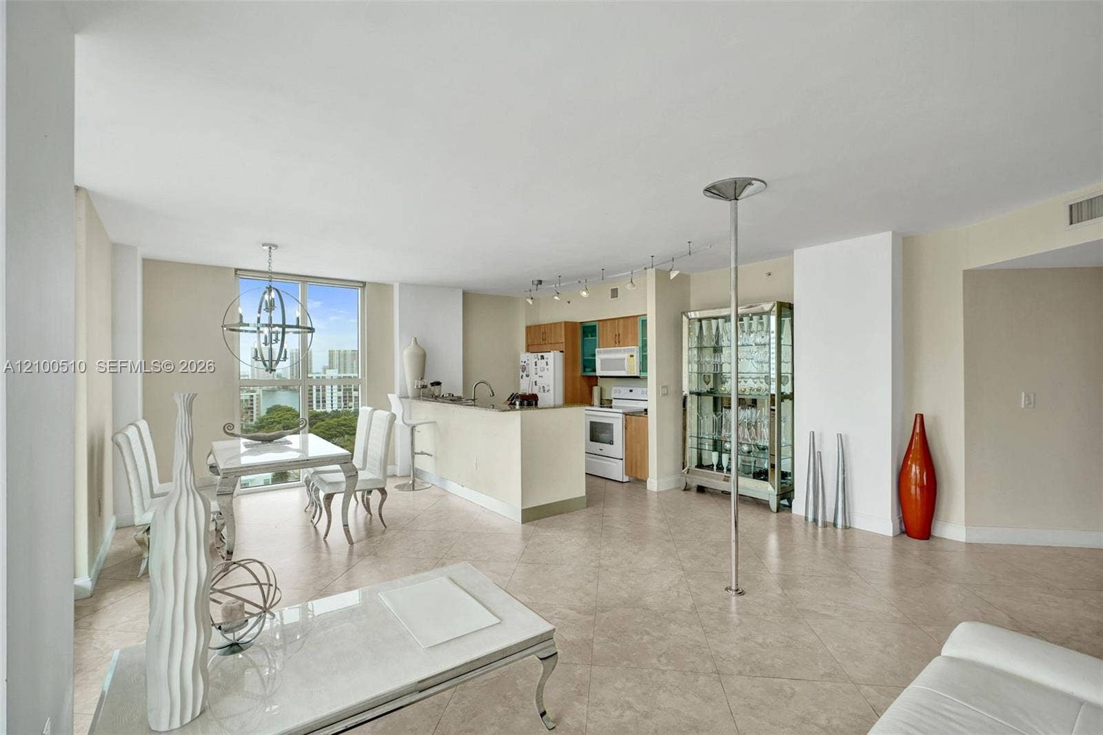 17555 Atlantic Boulevard, #UPH2, Sunny Isles Beach, Sunny Isles Beach, FL 33160 Photo 4