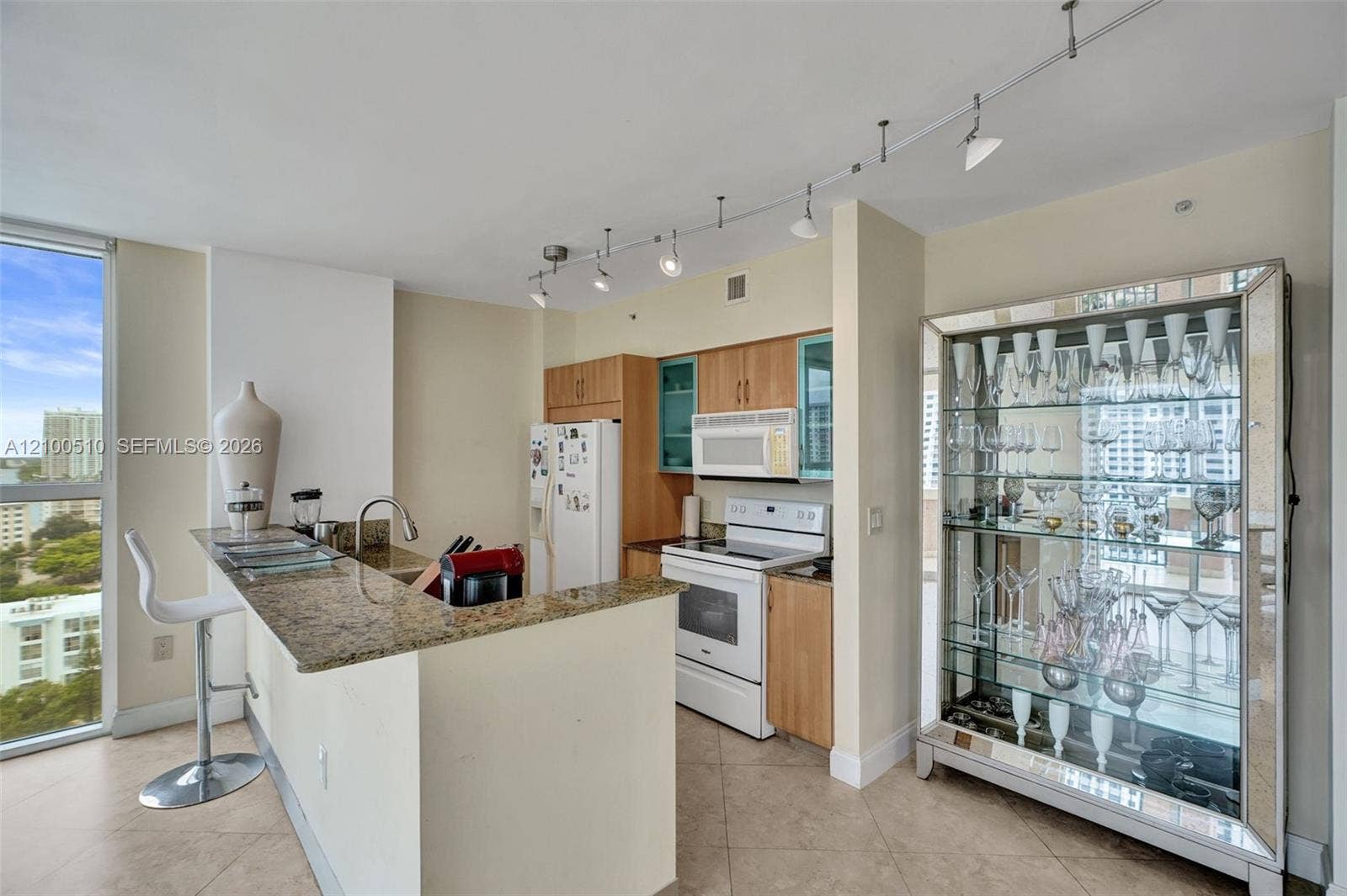 17555 Atlantic Boulevard, #UPH2, Sunny Isles Beach, Sunny Isles Beach, FL 33160 Photo 8