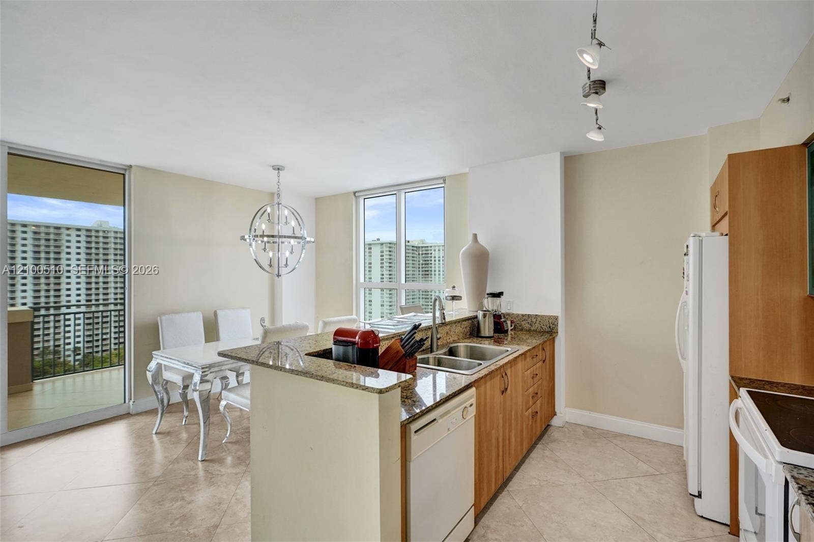17555 Atlantic Boulevard, #UPH2, Sunny Isles Beach, Sunny Isles Beach, FL 33160 Photo 10