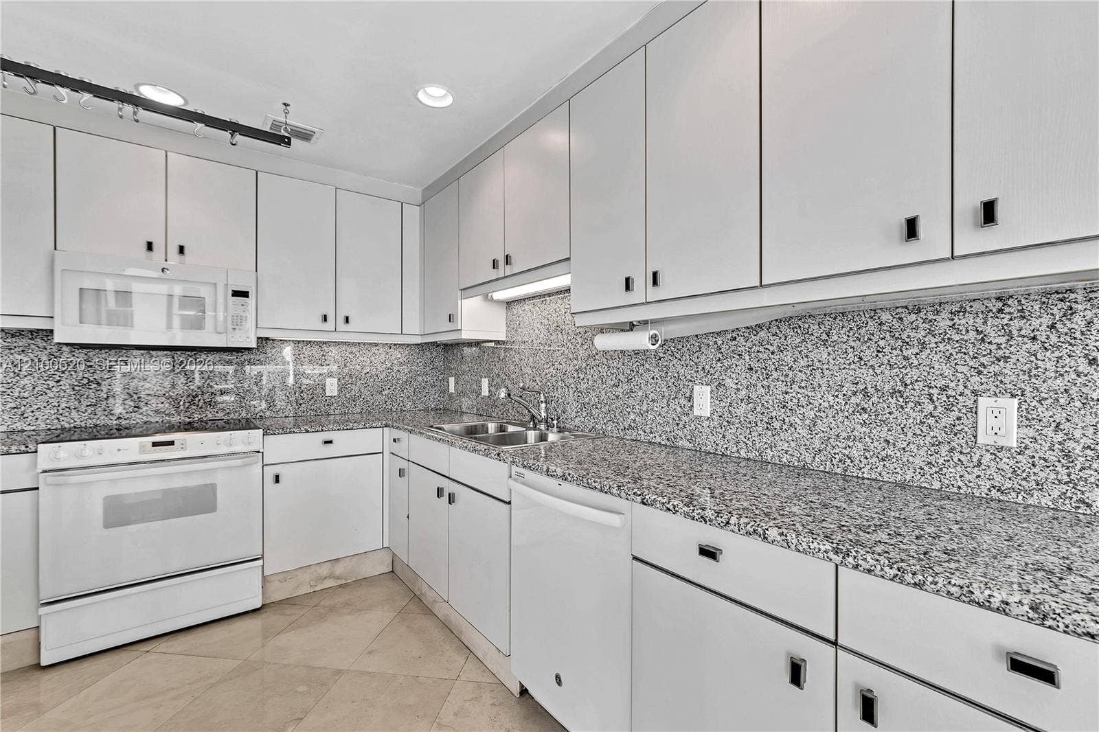 10101 Collins Avenue, #11D +Cabana, Bal Harbour, FL 33154 Photo 33