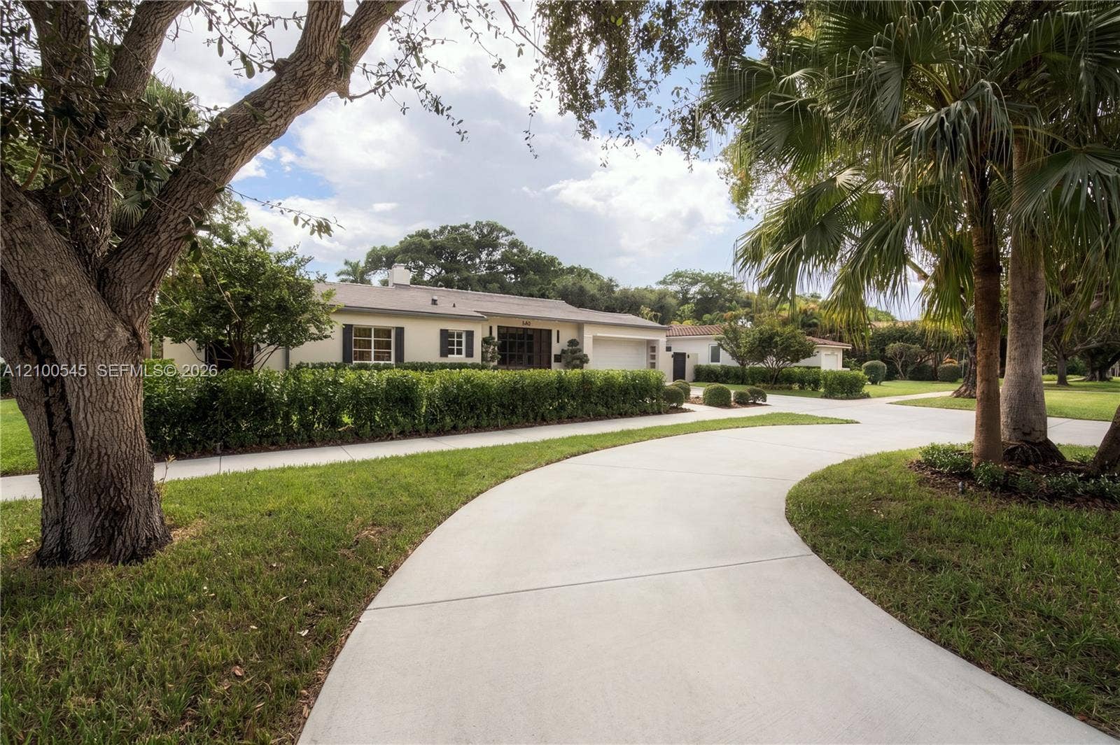 1042 NE 95th Street, Miami Shores, FL 33138 Circular drive.