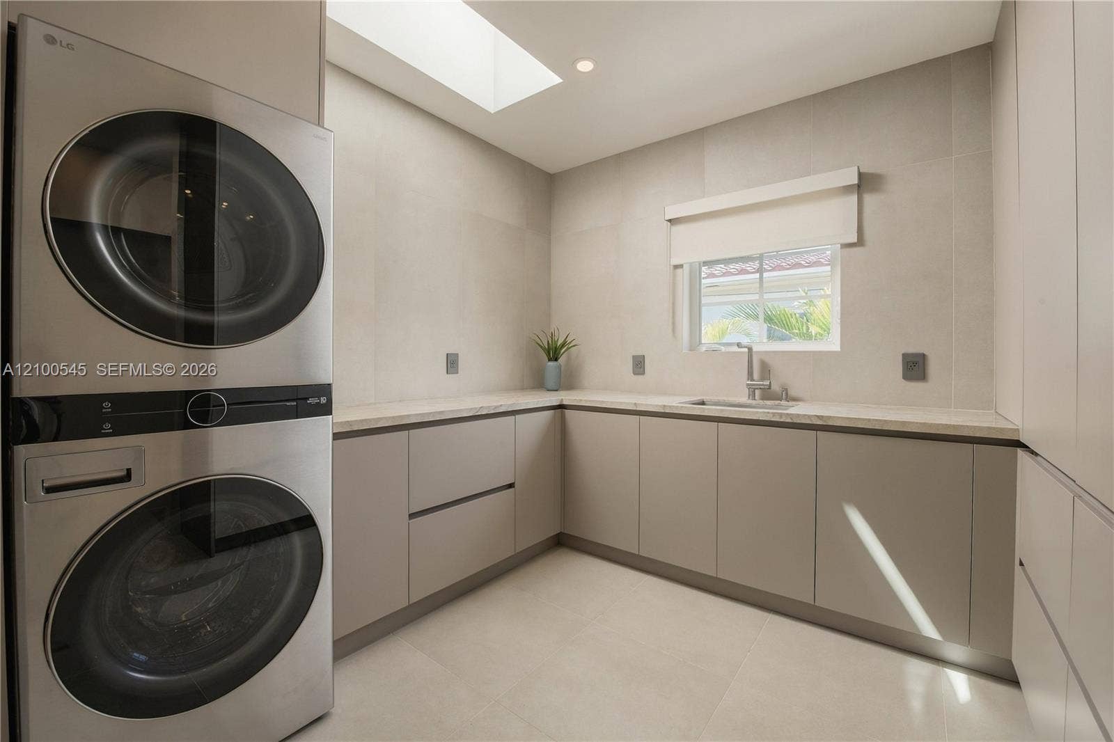 1042 NE 95th Street, Miami Shores, FL 33138 Separate Laundry/Housekeeping/Catering Room