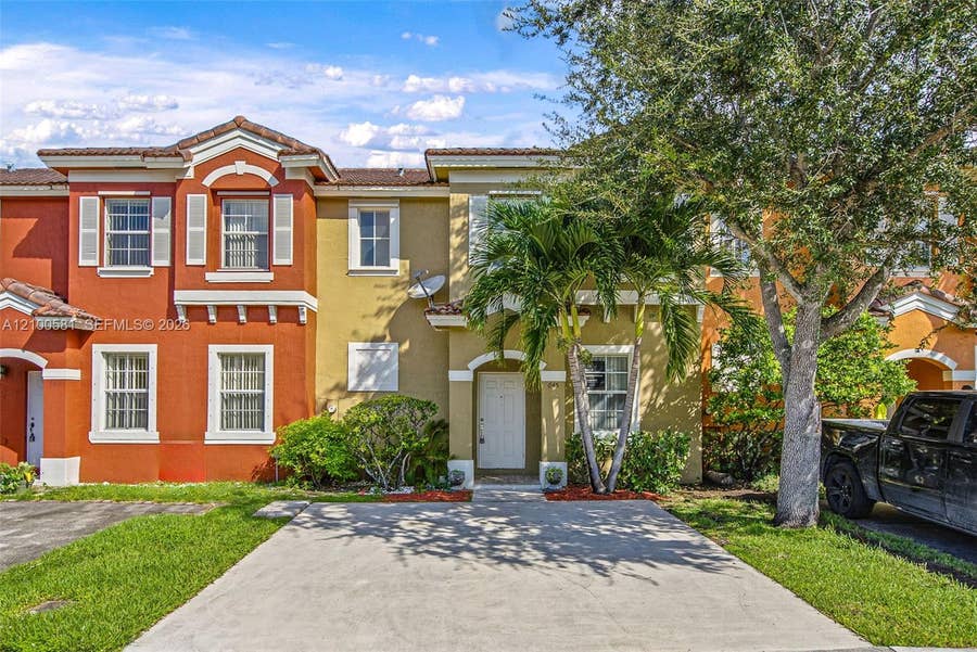 Property photo for 645 E Mowry Court, Homestead, FL