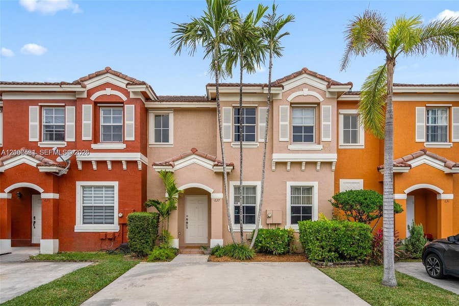 Property photo for 645 E Mowry Court, Homestead, FL