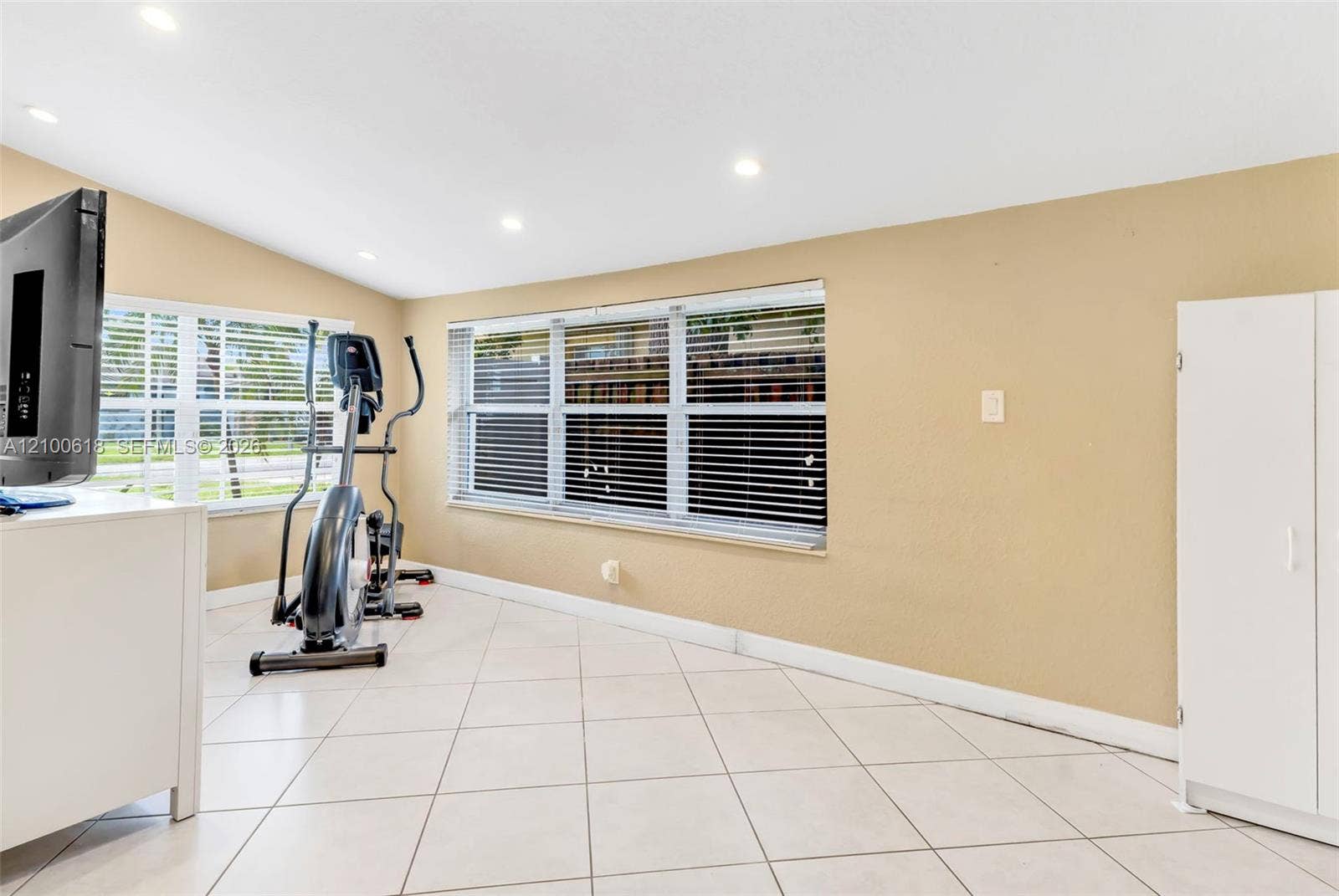 3225 Arthur Terrace, Hollywood, FL 33021 Photo 11