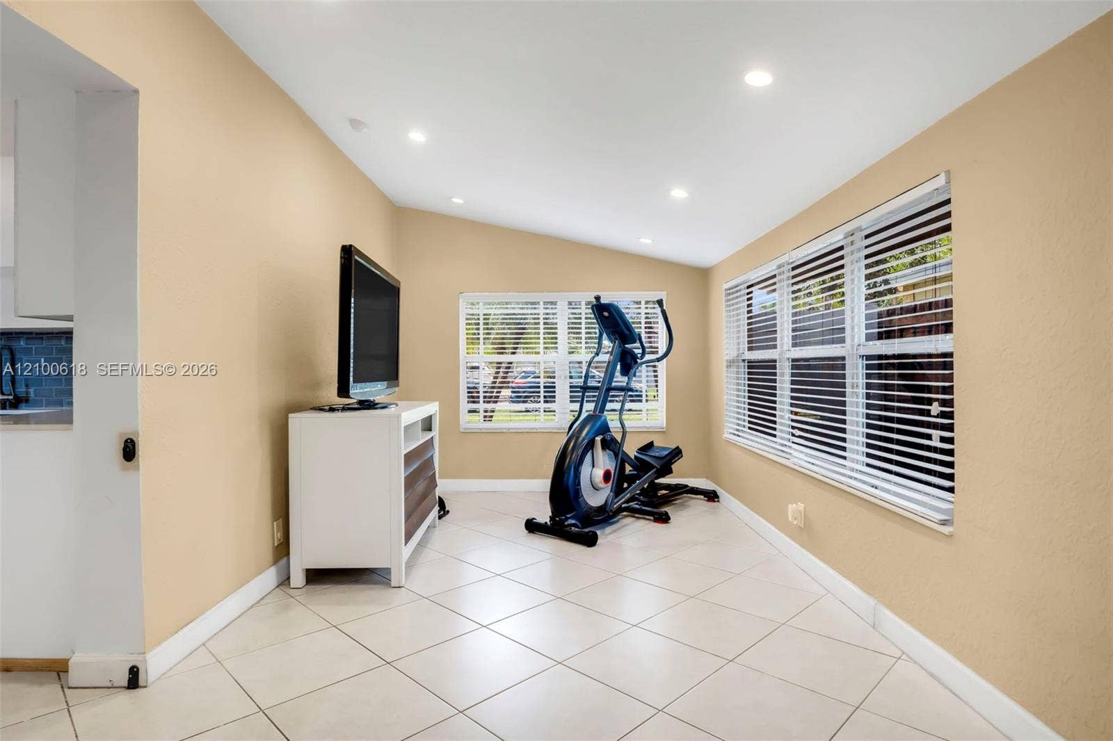 3225 Arthur Terrace, Hollywood, FL 33021 Photo 12