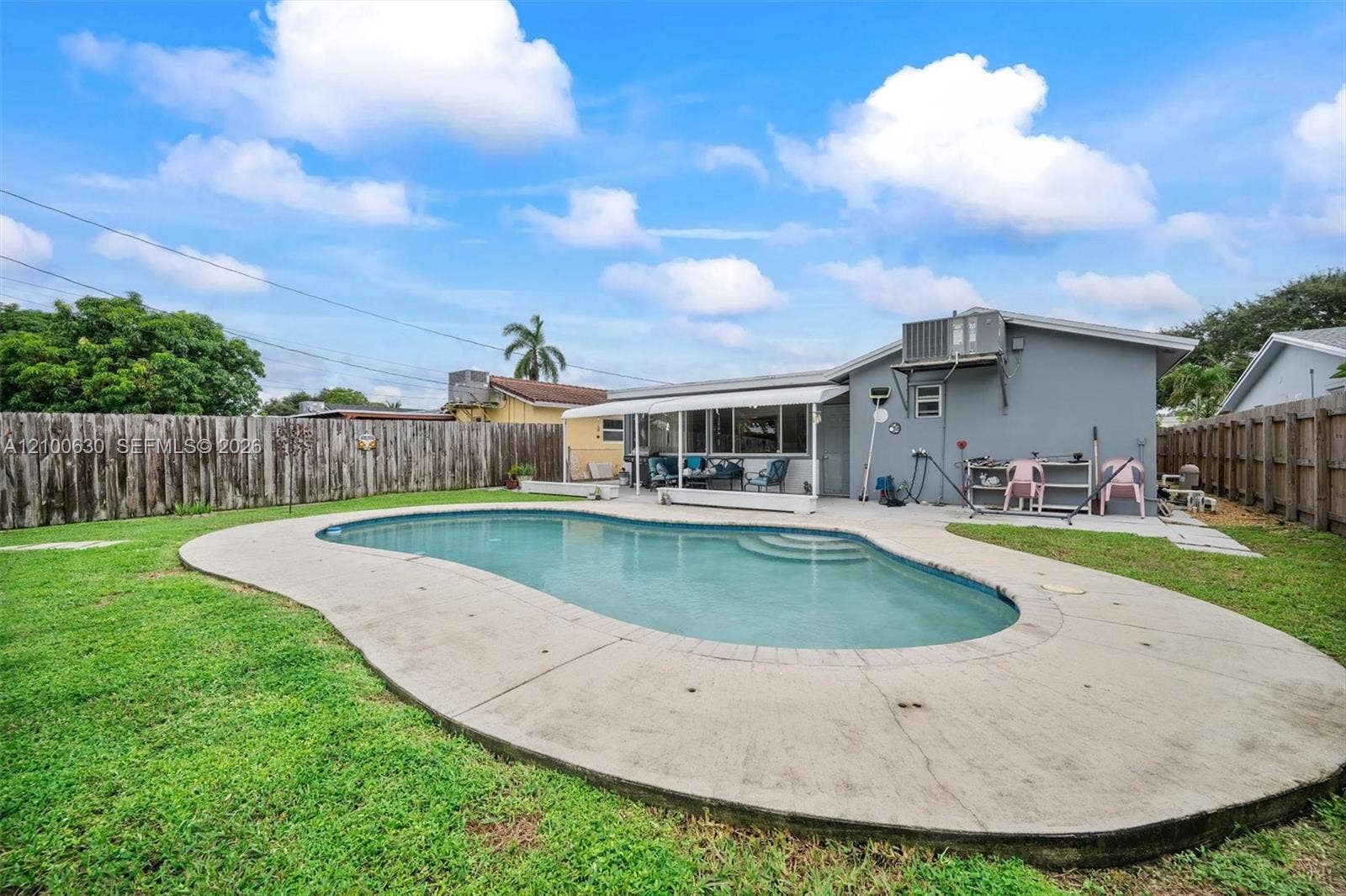 540 S Rainbow Drive, Hollywood, FL 33021 Photo 1