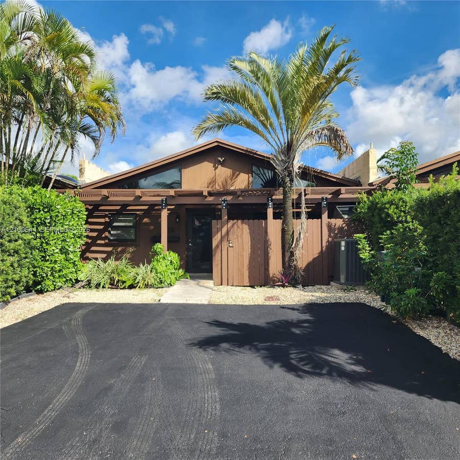 Property photo for 11316 SW 114th Cir Terrace, Miami, FL