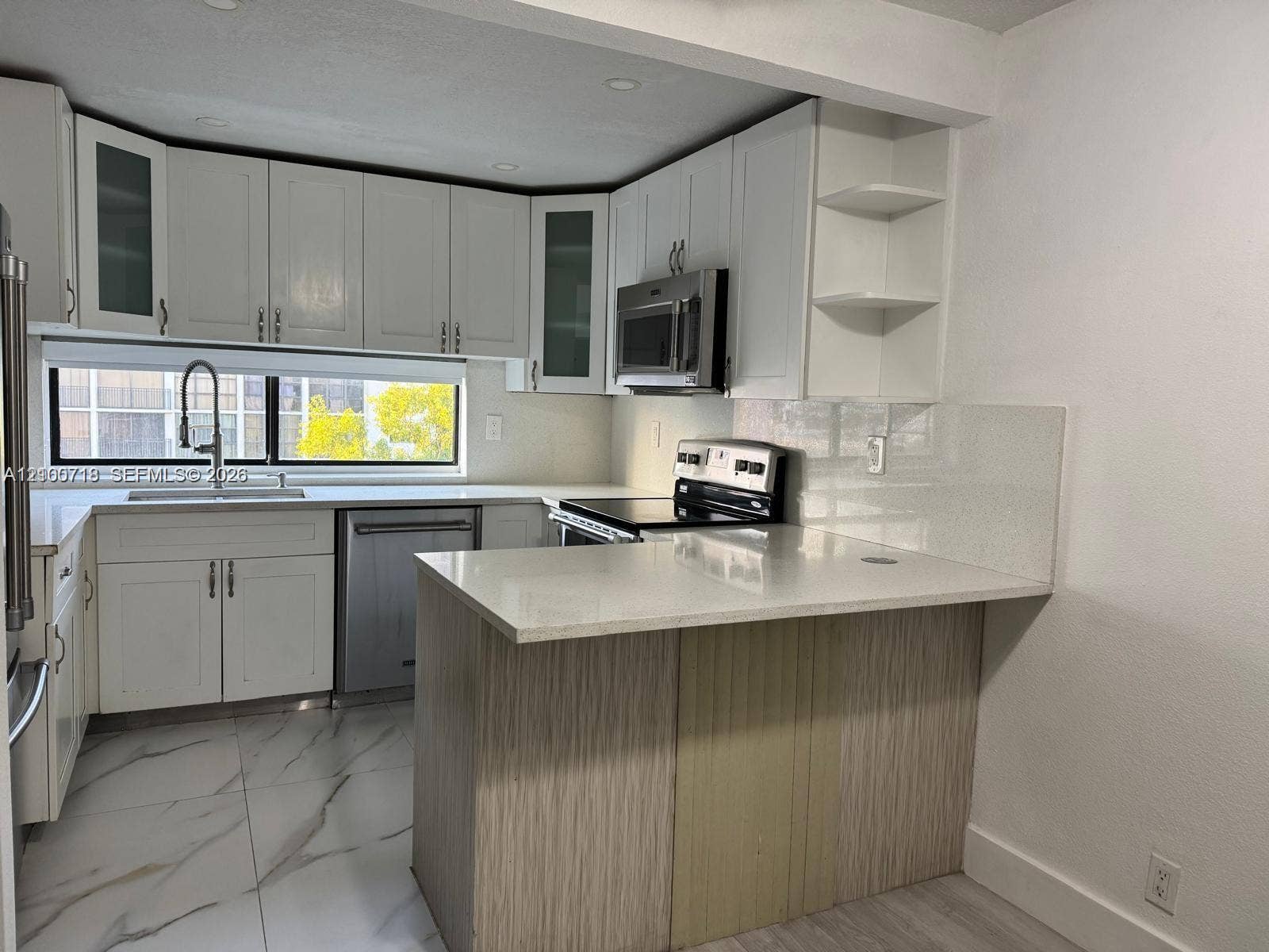 17021 N Bay Road, #627, Sunny Isles Beach, Sunny Isles Beach, FL 33160 Photo 4
