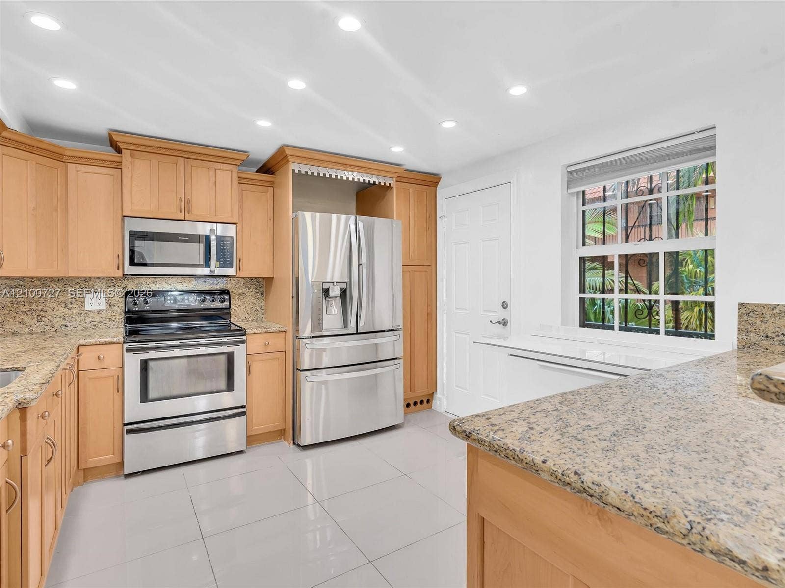 620 Tennis Club Drive, #301, Fort Lauderdale, FL 33311 Photo 11
