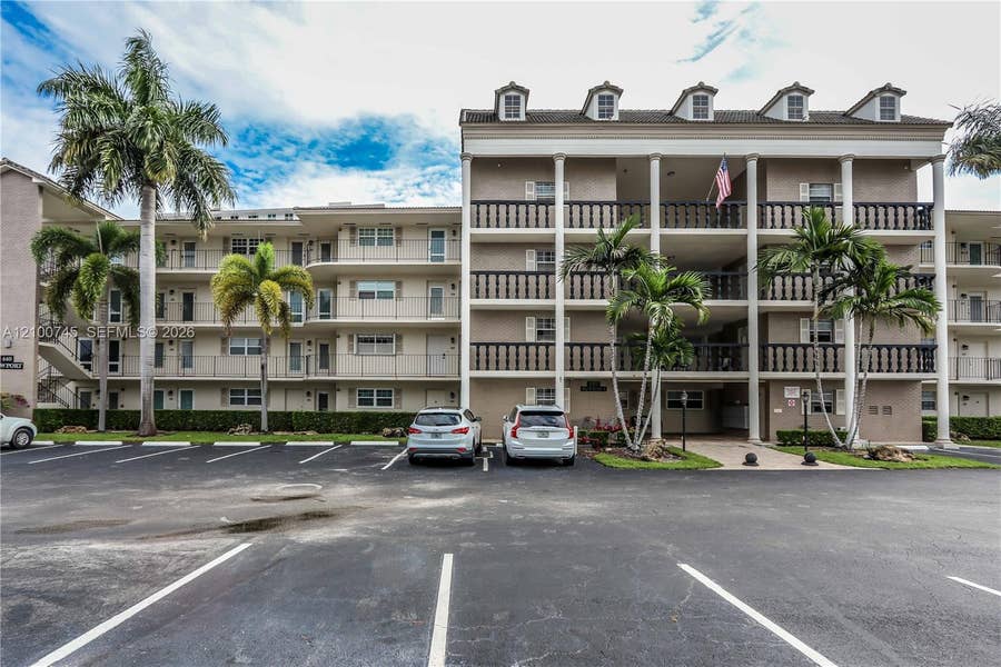 Property photo for 440 Paradise Isle Boulevard, #107, Hallandale Beach, FL