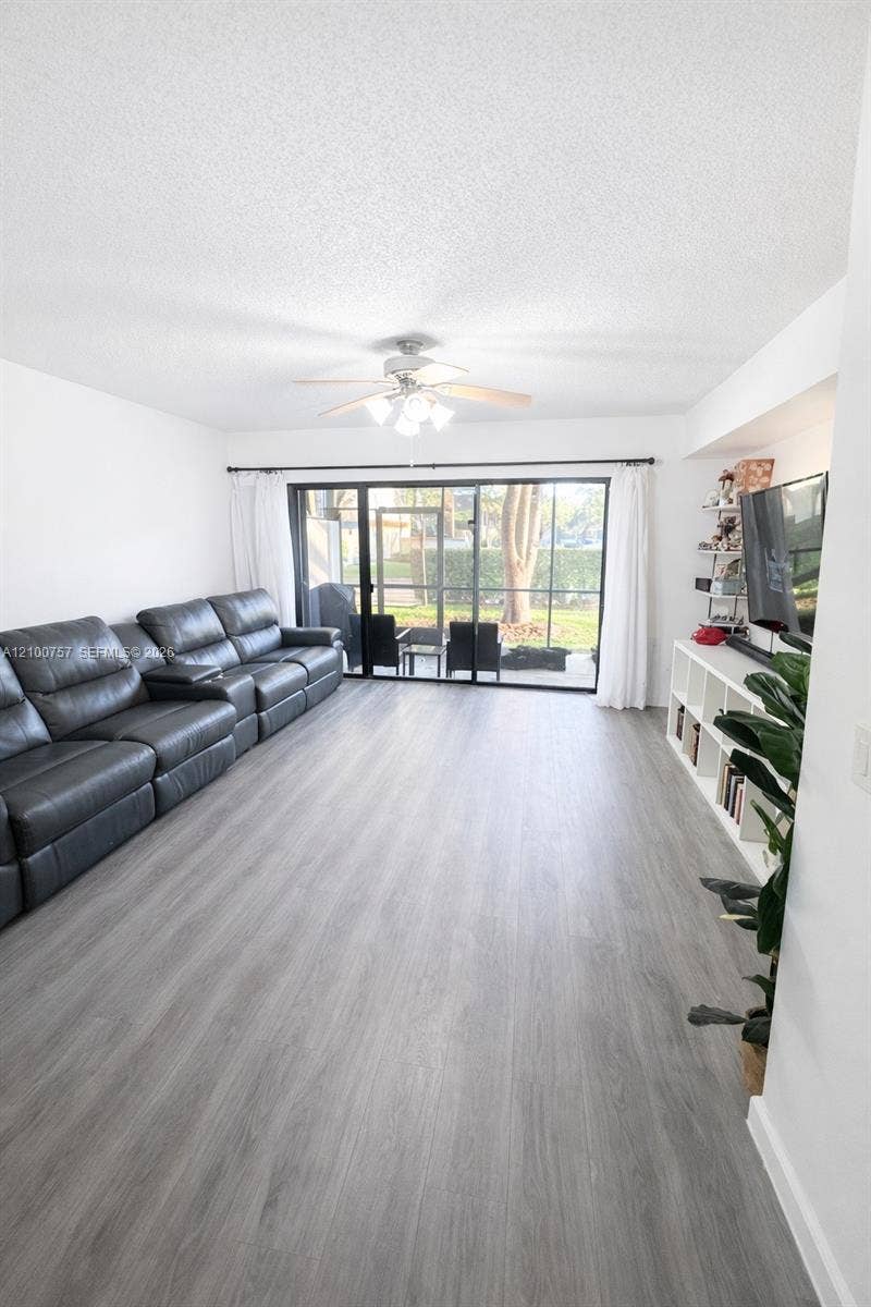 4321 SW 70th Terrace, Davie, FL 33314 Photo 5