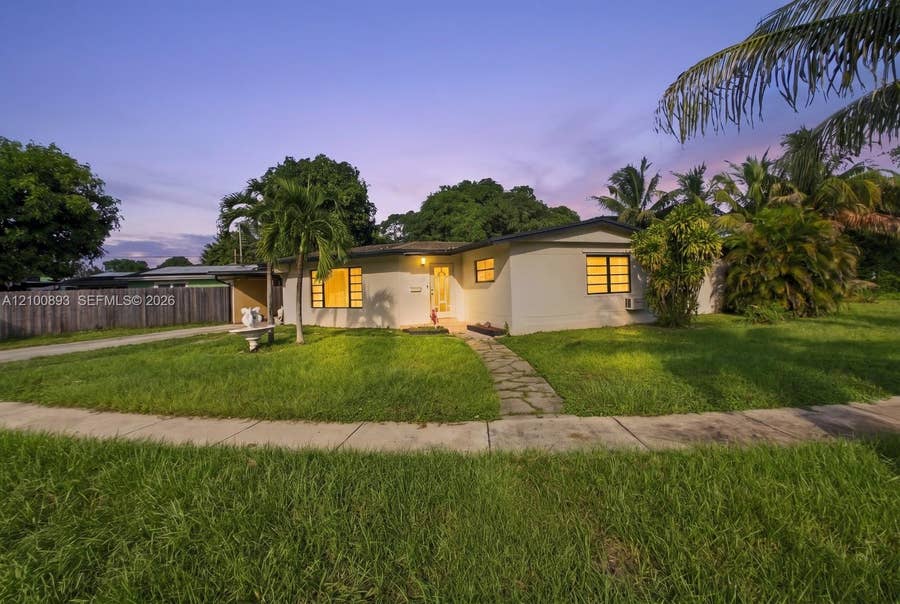 Property photo for 1534 NW 11th Way, Fort Lauderdale, FL