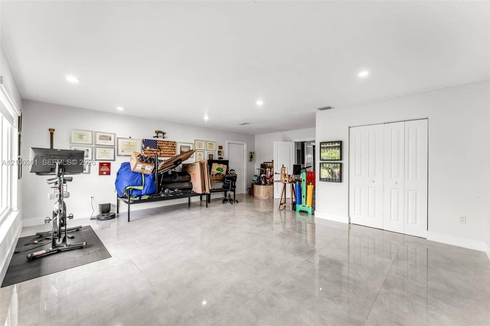 COUNTY REFERS THIS AS BEDROOM 4, ITS ON A WING AND HAS A FULL BATH, CLOSET. SELLER USING FOR THE FAMILY.. IDEAL MEDIA, GAME.GYM OR UTILIZE AS DESIGNED A MAIN SUITE.