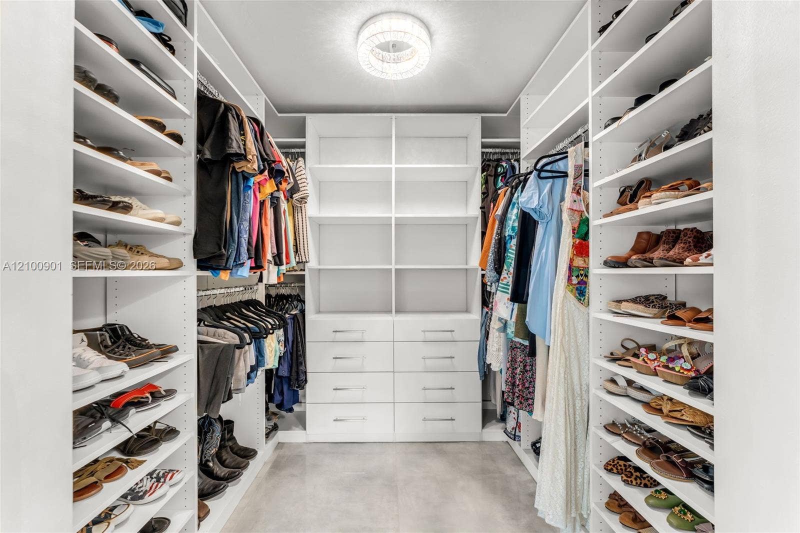 Primary Closet... FANTASTIC