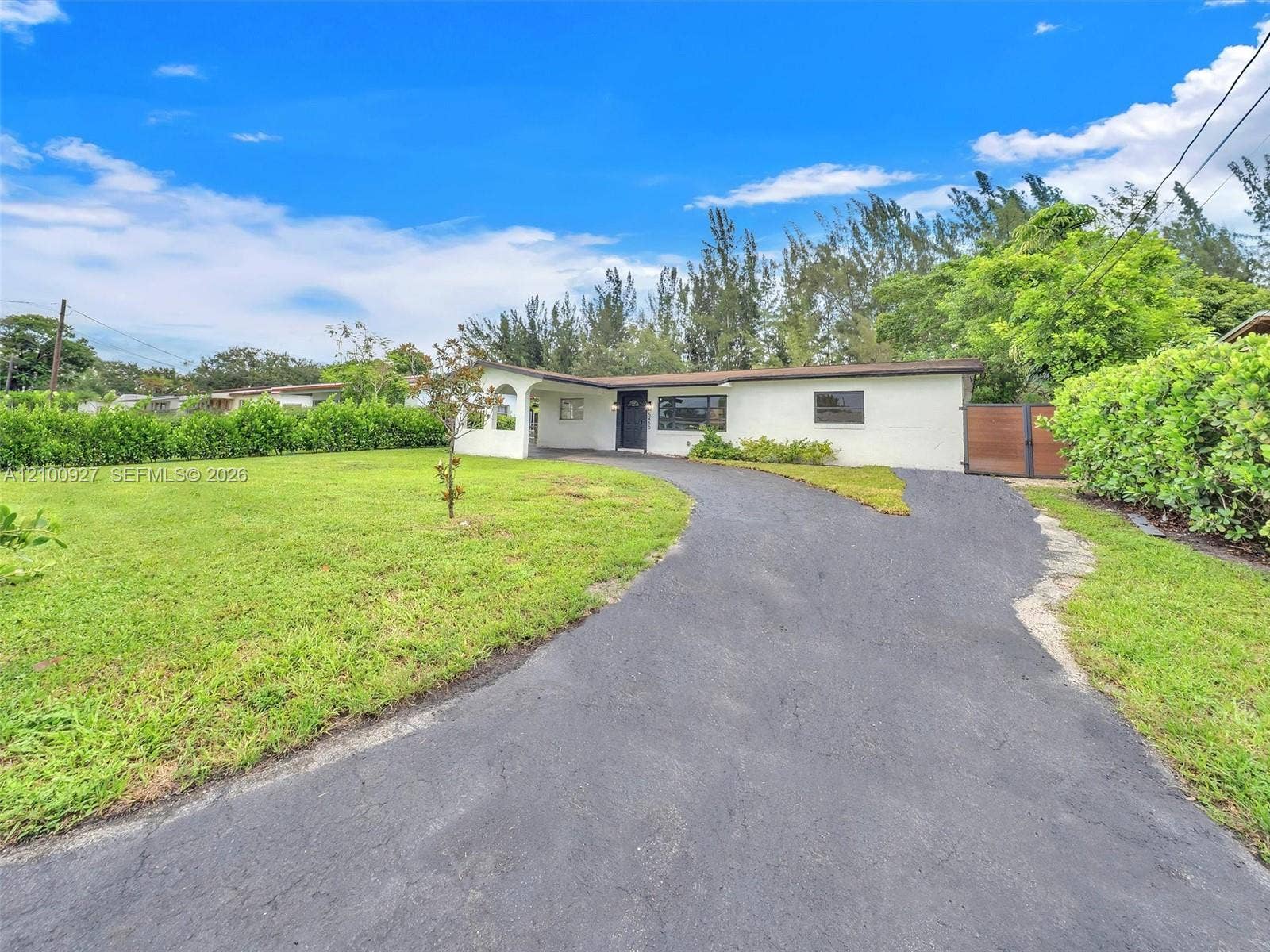 5450 SW 55 Avenue, Davie, FL 33314 Photo 2