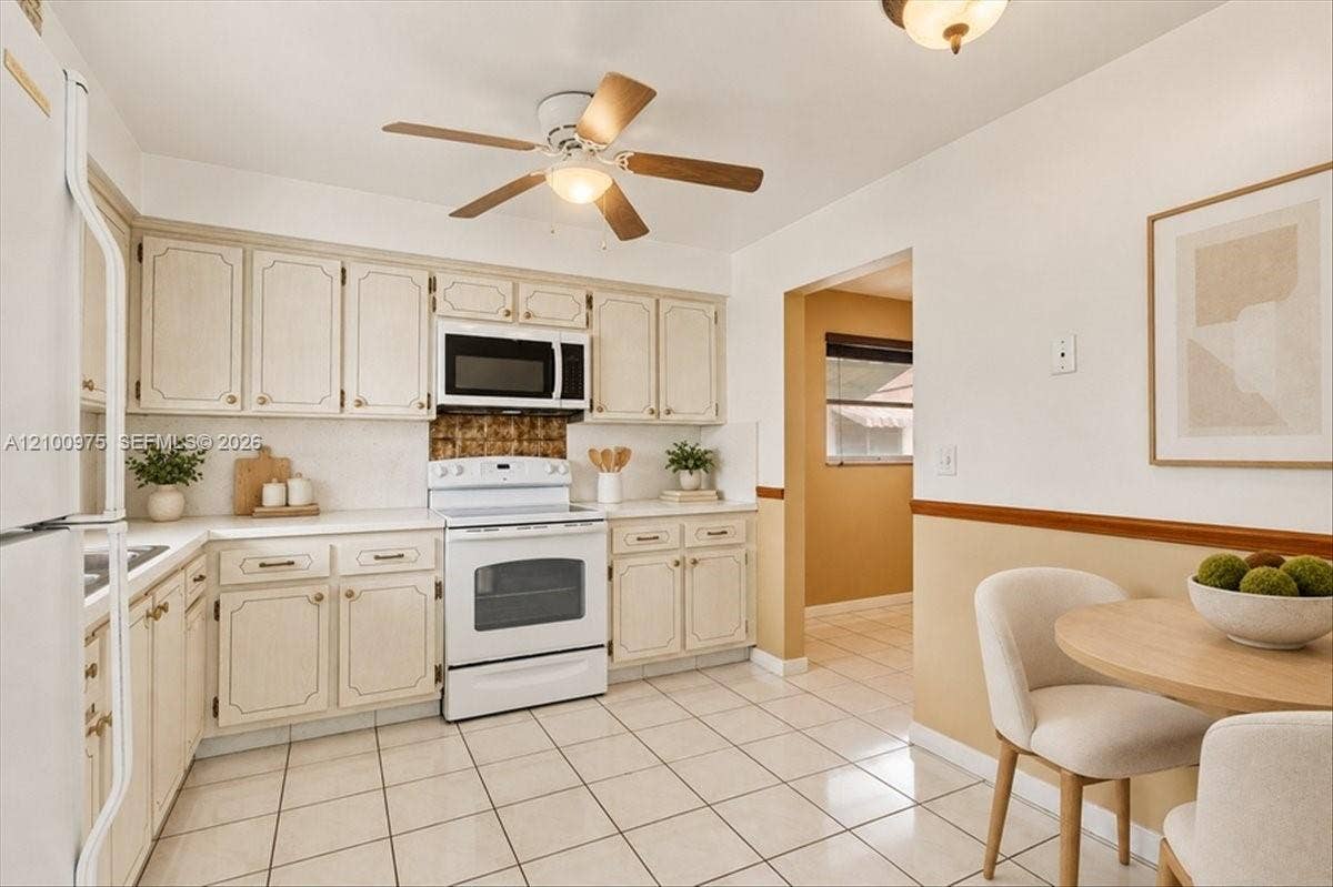 500 S Luna Court, #3, Hollywood, FL 33021 Virtually Staged