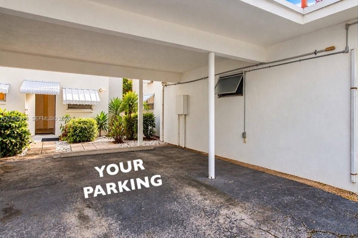 500 S Luna Court, #3, Hollywood, FL 33021 & Backdoor access to your new home