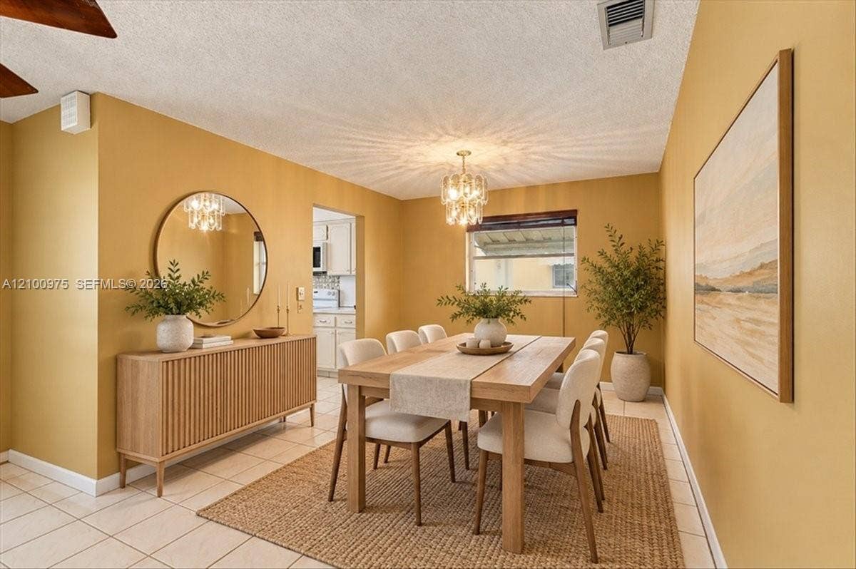 500 S Luna Court, #3, Hollywood, FL 33021 Virtually Staged