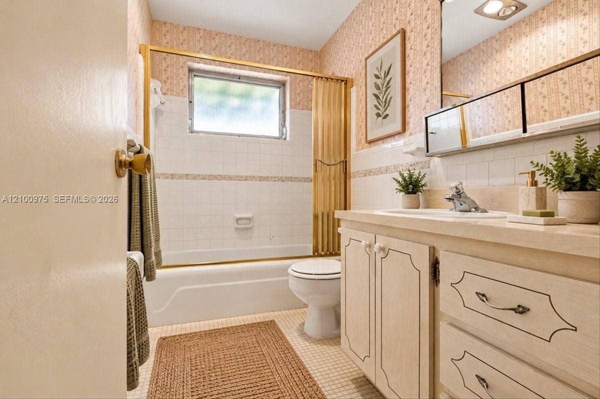 500 S Luna Court, #3, Hollywood, FL 33021 Virtually Staged