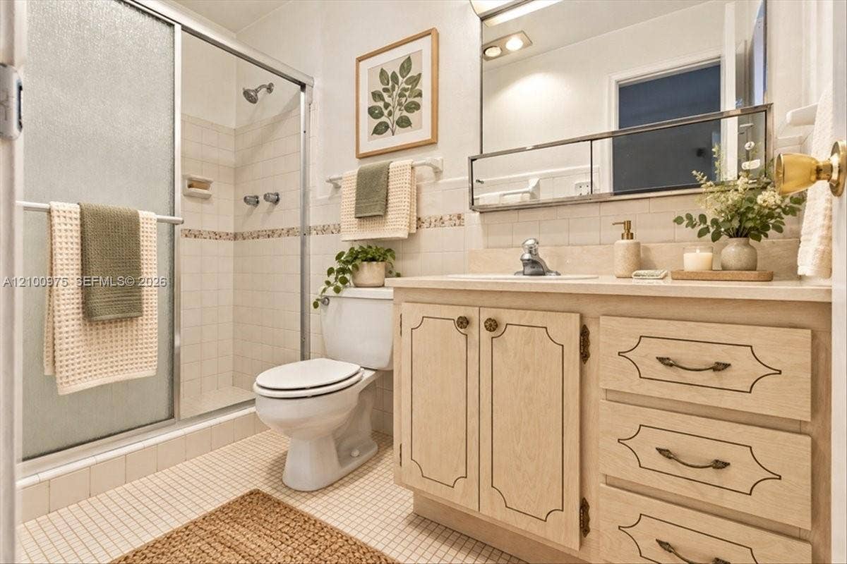500 S Luna Court, #3, Hollywood, FL 33021 Virtually Staged