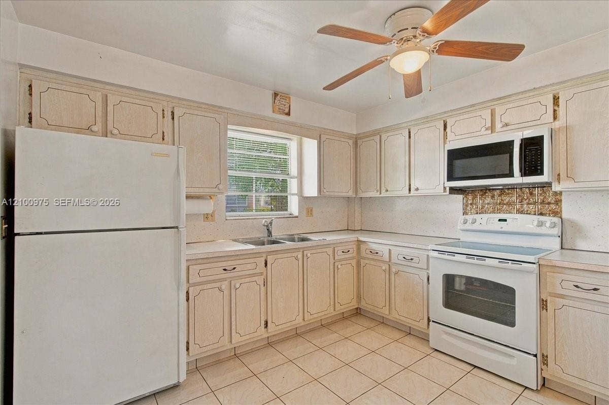 500 S Luna Court, #3, Hollywood, FL 33021 Photo 11