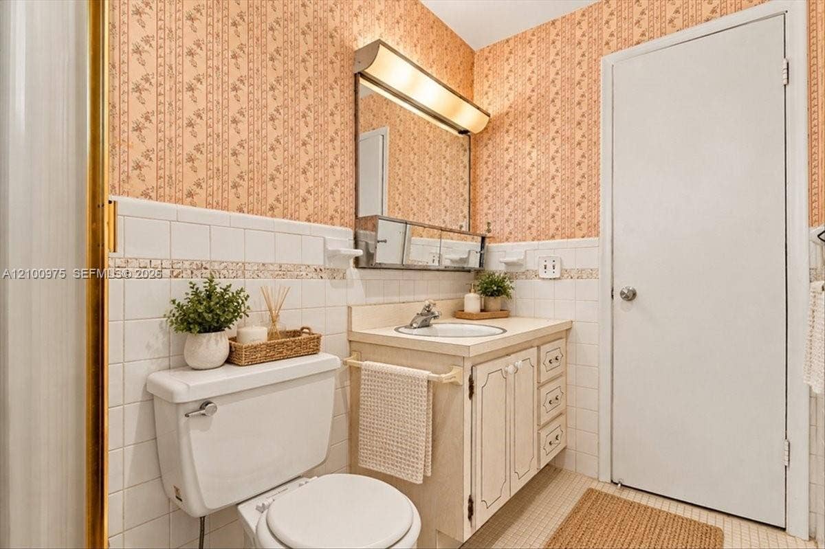 500 S Luna Court, #3, Hollywood, FL 33021 Virtually Staged