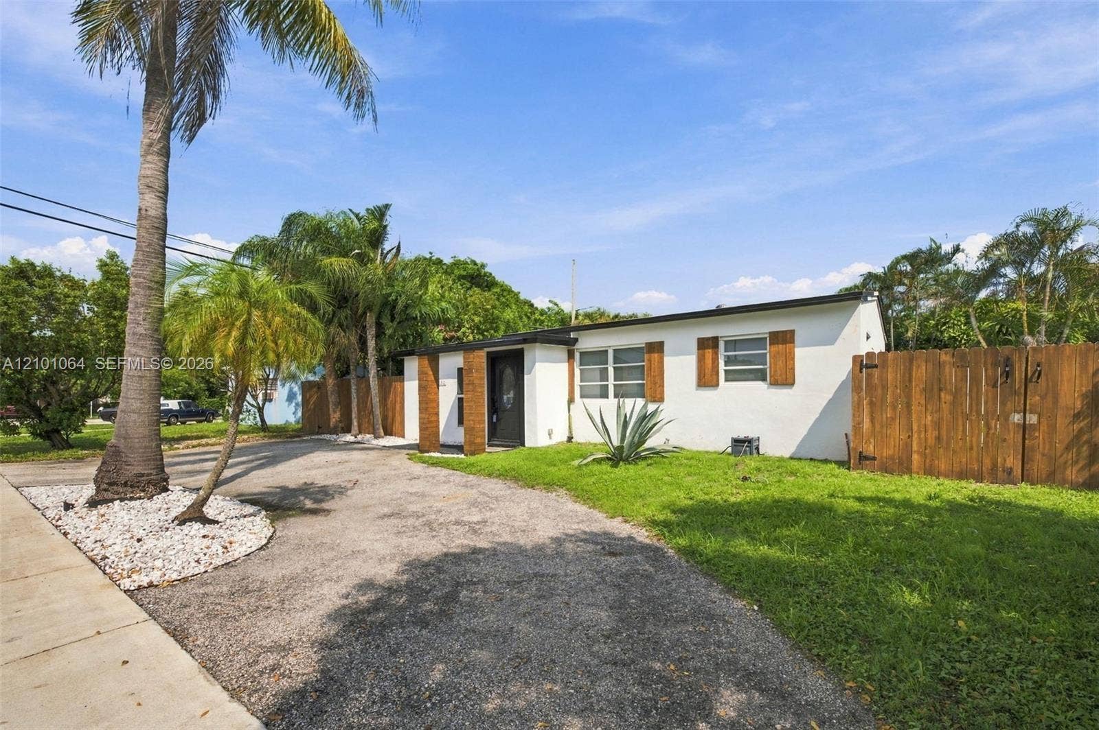 2632 NE 15th Avenue, Pompano Beach, FL 33064 Photo 4