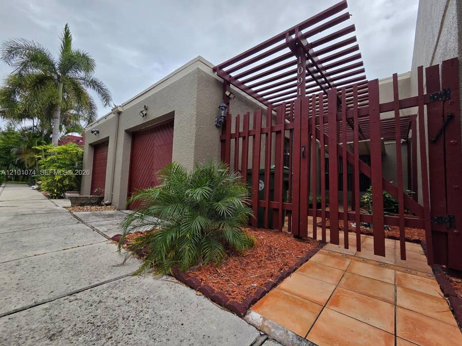 Property photo for 1091 N Hiatus Road, #1091, Pembroke Pines, FL
