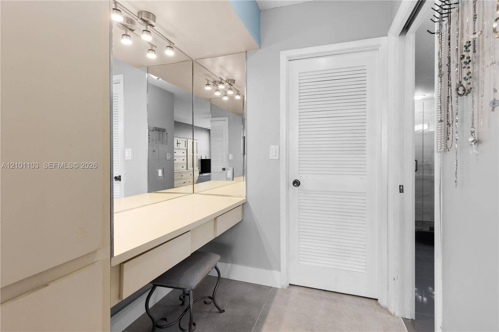 2500 Parkview Drive, #507, Hallandale Beach, FL 33009 Work Area