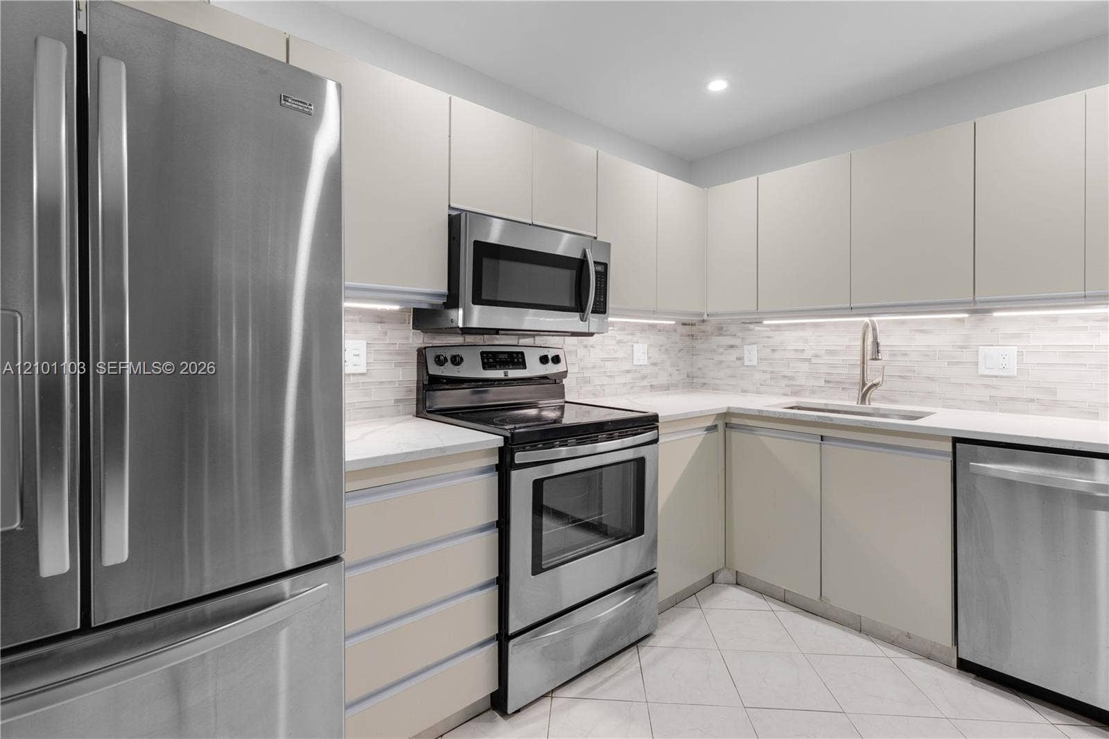 2500 Parkview Drive, #507, Hallandale Beach, FL 33009 Photo 20