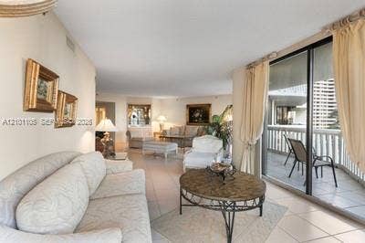 2000 Island Boulevard, #609, Aventura, FL 33160 Photo 10