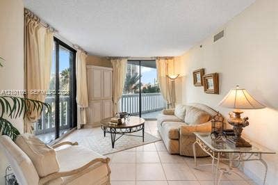 2000 Island Boulevard, #609, Aventura, FL 33160 Photo 9