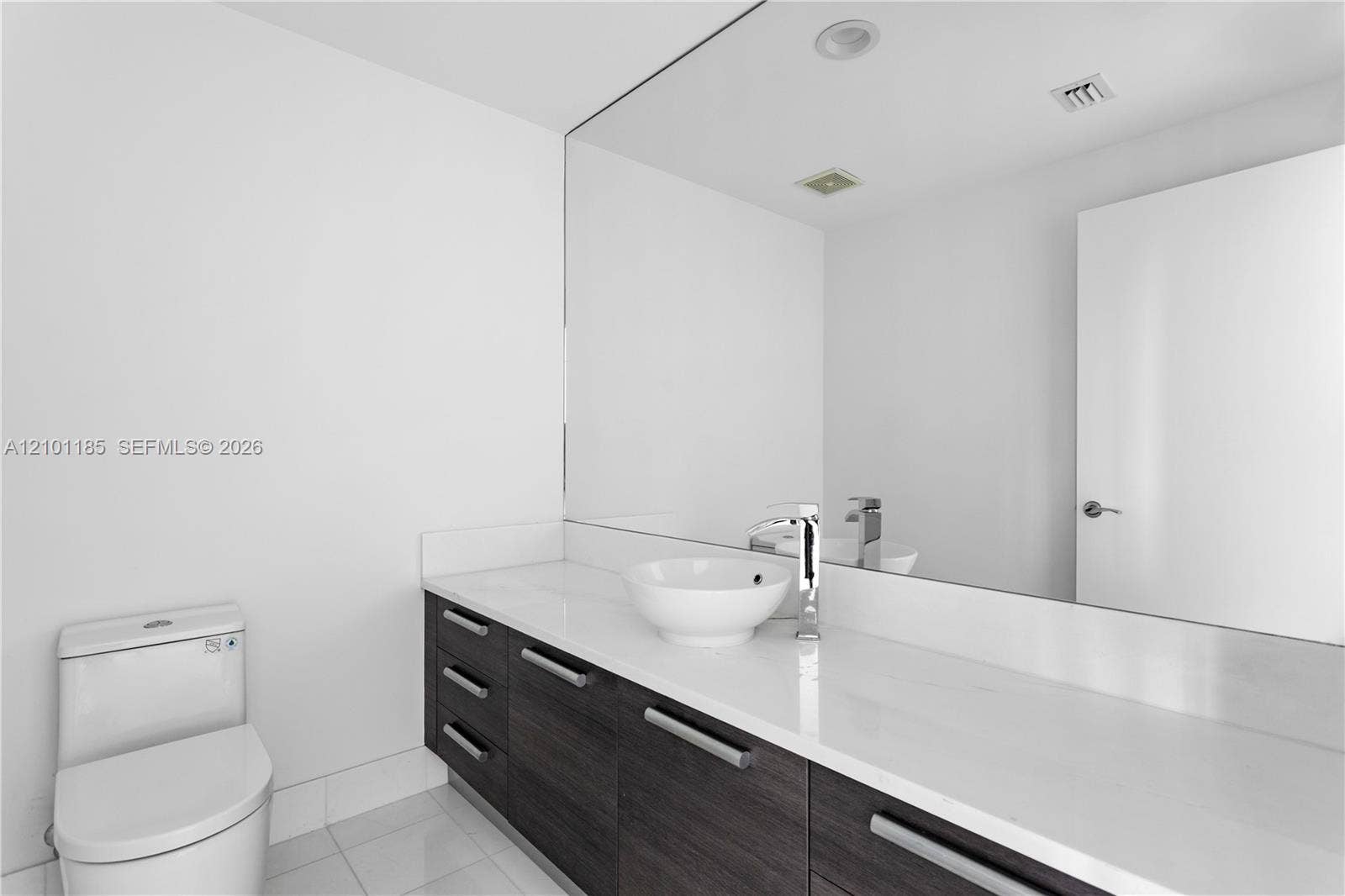 2950 NE 188th Street, #349, Aventura, FL 33180 Downstairs bath