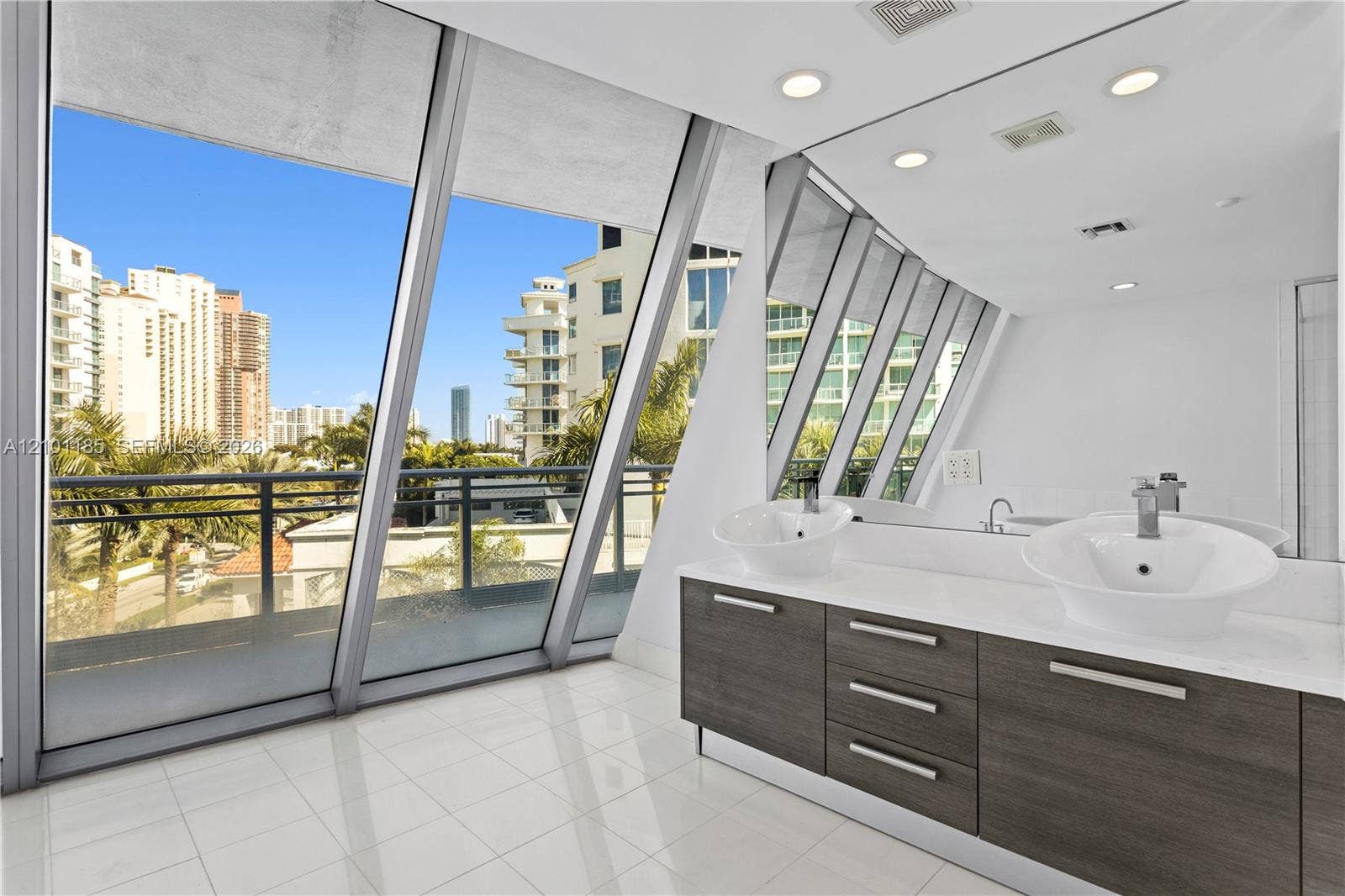 2950 NE 188th Street, #349, Aventura, FL 33180 Photo 16