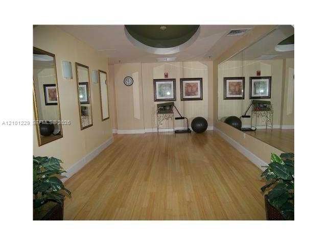PILATES & YOGA ROOM