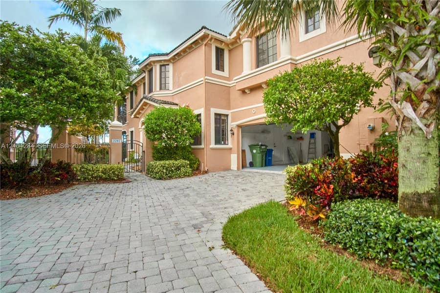 Property photo for 2707 Center Ct Drive, #1-15, Weston, FL