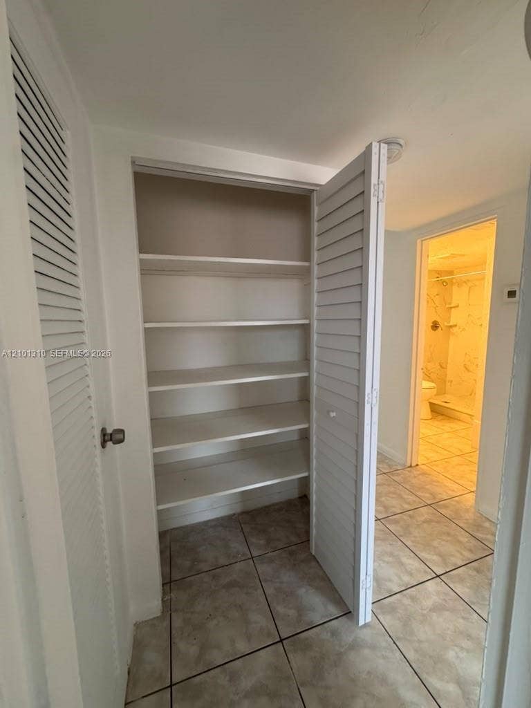 3353 Davie Boulevard, #307, Fort Lauderdale, Fort Lauderdale, FL 33312 Linens Extra Closet