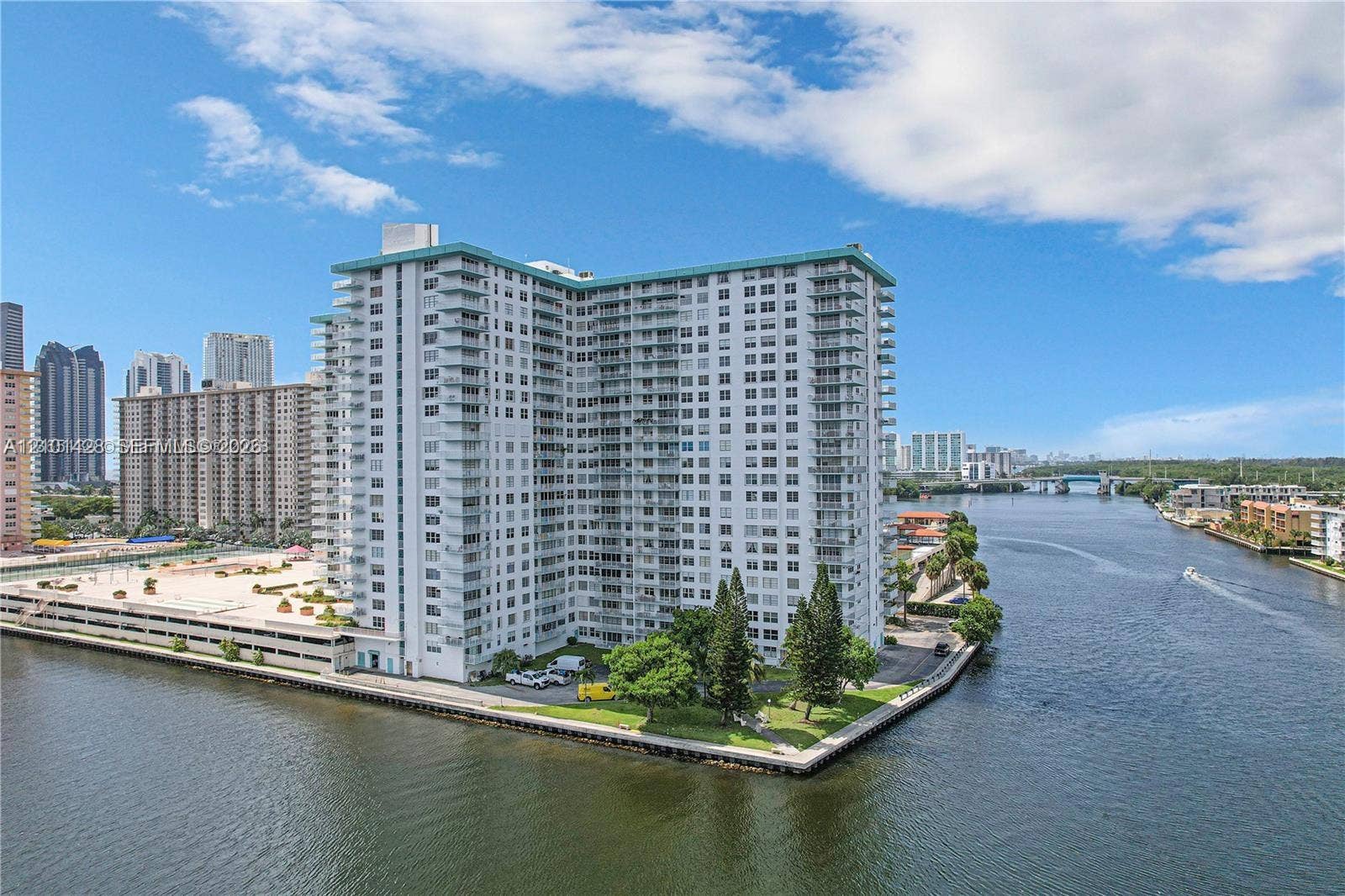 301 174th Street, #1105, Sunny Isles Beach, FL 33160 Photo 4