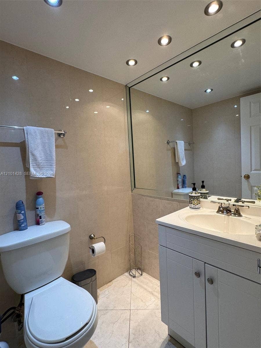301 174th Street, #1105, Sunny Isles Beach, FL 33160 Photo 19