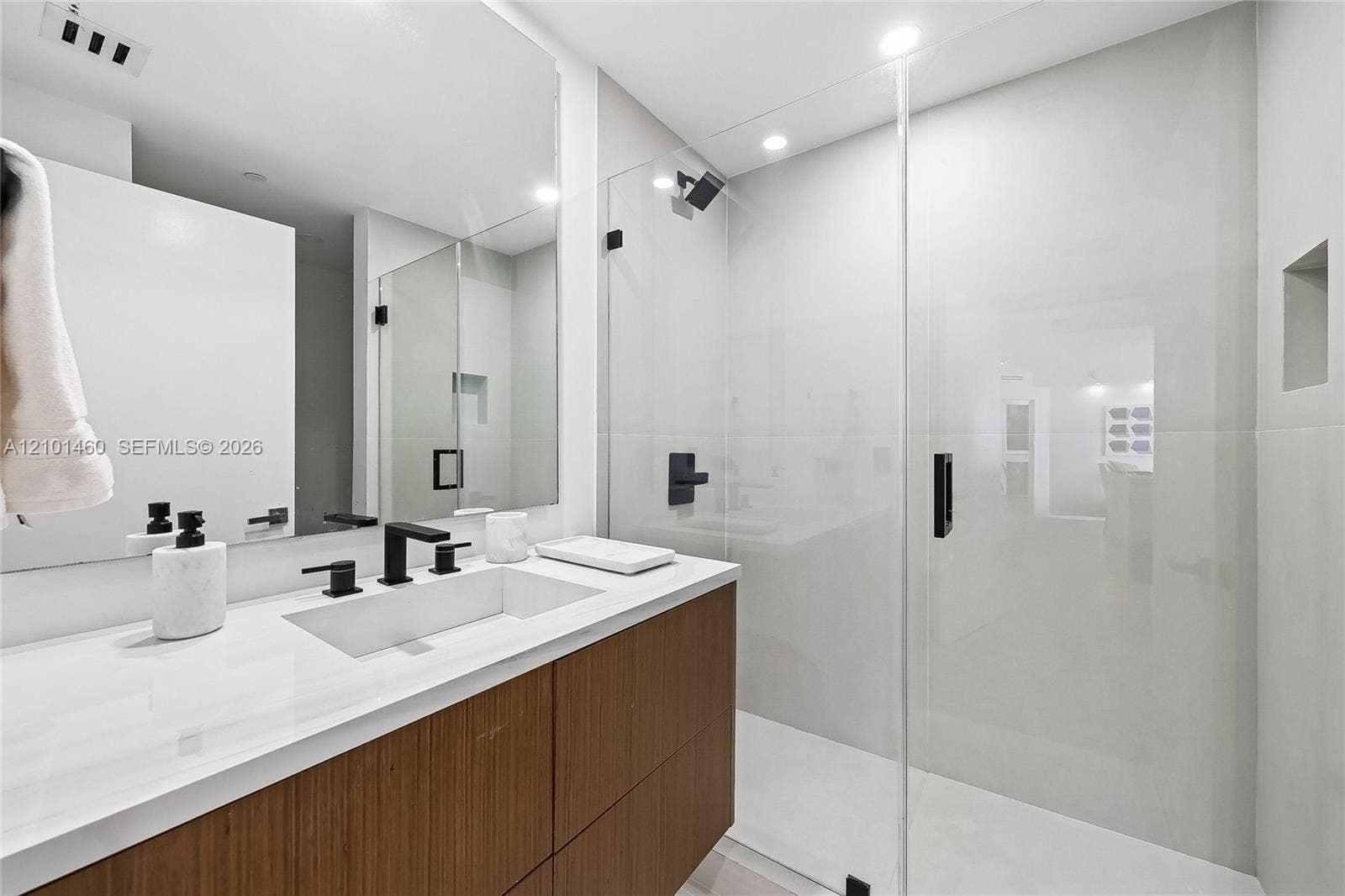 901 Brickell Key Boulevard, #2403, Miami, FL 33131 Photo 19
