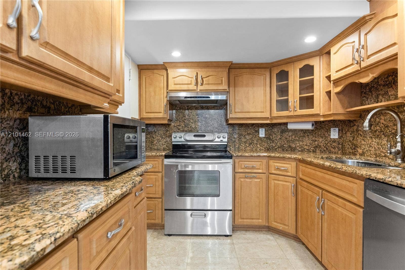 500 Bayview Drive, #PH20, Sunny Isles Beach, FL 33160 Photo 17