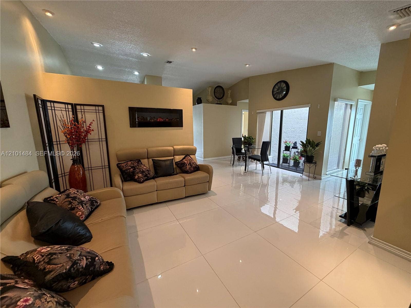 17819 NW 66th Ct Circle, Hialeah, FL 33015 Photo 5